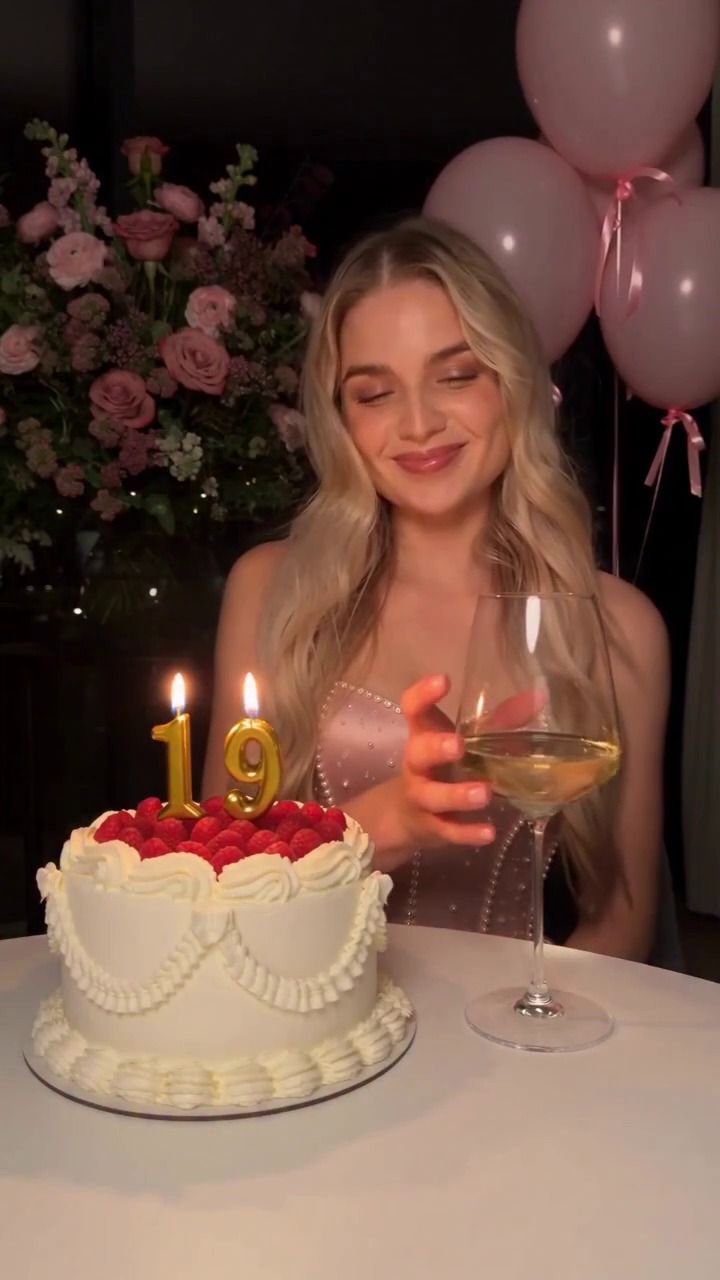 케이크와 알약 생일 밈: 트렌드 영상의 한 장면