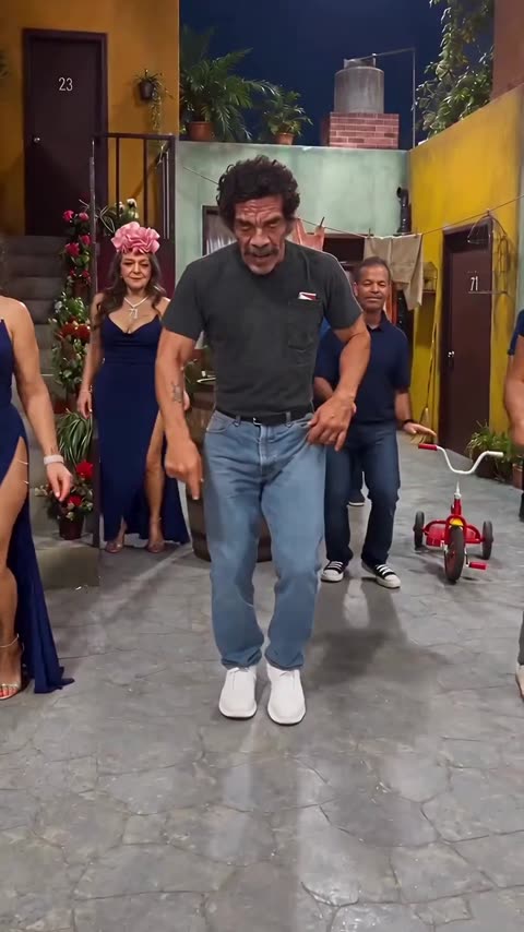 Brown Andrade — Family Affair: um fotograma do vídeo da tendência