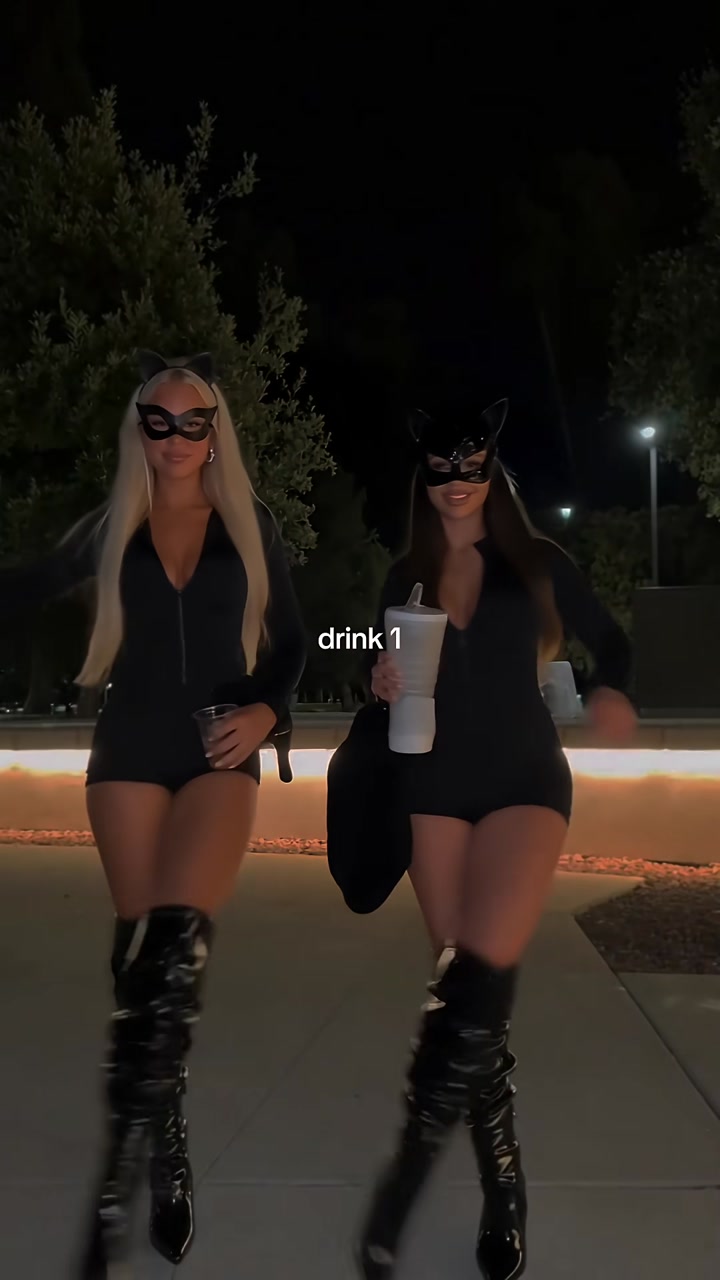 Catwoman — duo di Halloween: un fotogramma del video del trend