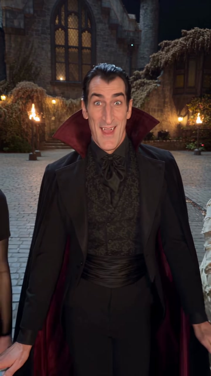 Hotel Transylvania — Trio Walk: a frame of the trend video