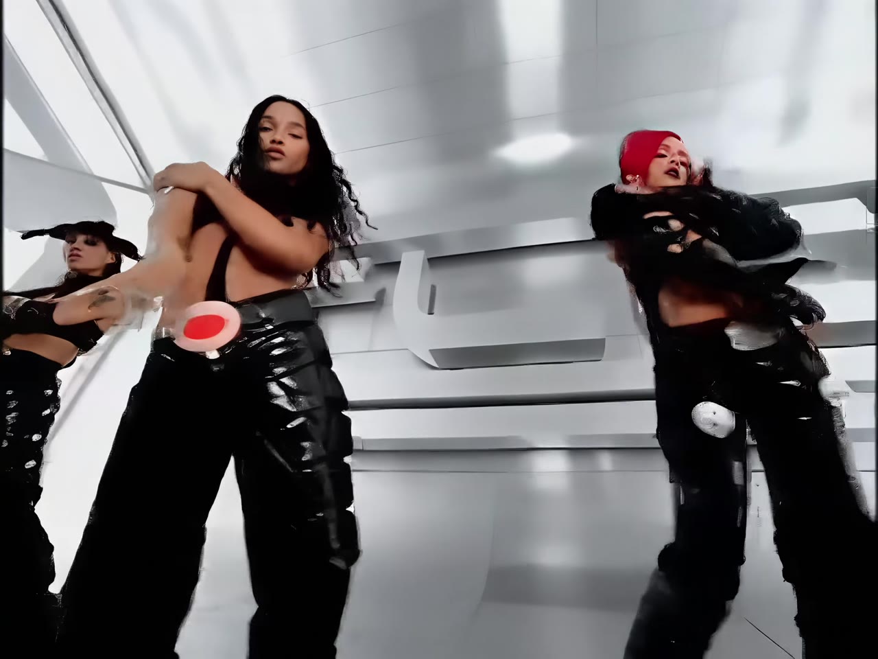 No Scrubs — TLC: a frame of the trend video