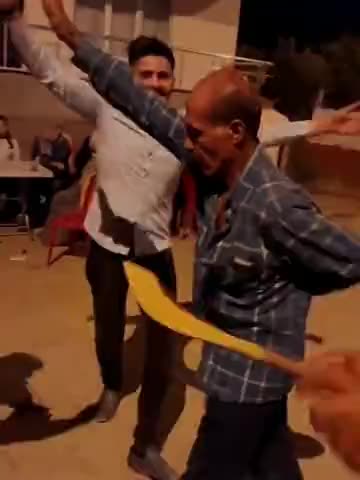 Ölürüm Türkiyem — Turkish Dance: a frame of the trend video